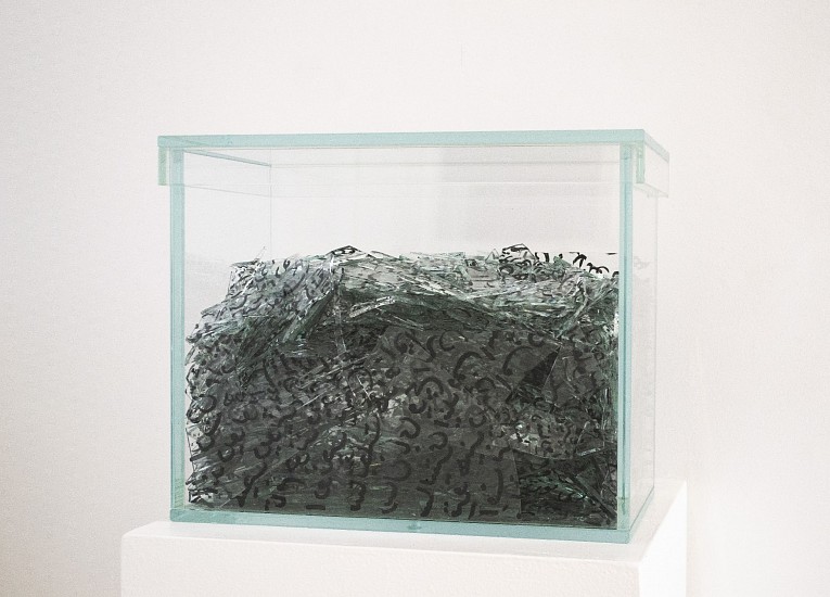 KAMYAR BINESHTARIGH, AN EXHAUSTIVE CATALOGUE OF TEXTS DEALING WITH THE ORIENT (SHARDS)
2019, PRINTING INK ON GLASS SHARDS IN A GLASS BOX