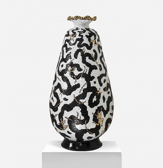 LUCINDA MUDGE, OVERTHINKING
CERAMIC AND GOLD LUSTRE